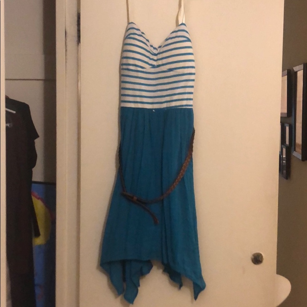 Cute turquoise dress!